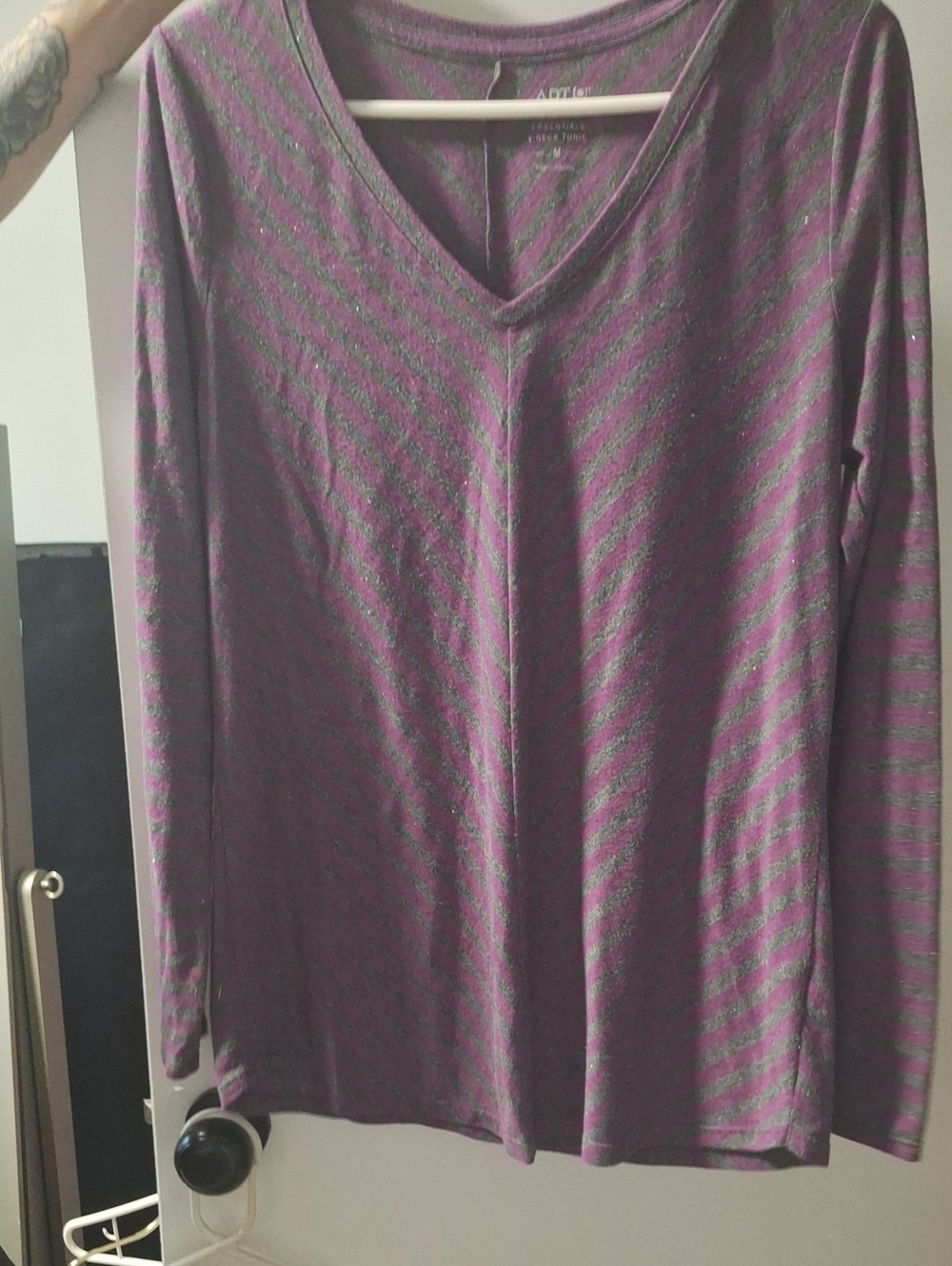 Apt. 9 Lavender and Gray Diagonal Stripe V-Neck Long Sleeve Top